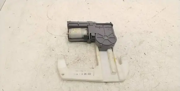 BMW 5 E39 Seat adjustment motor 8158581