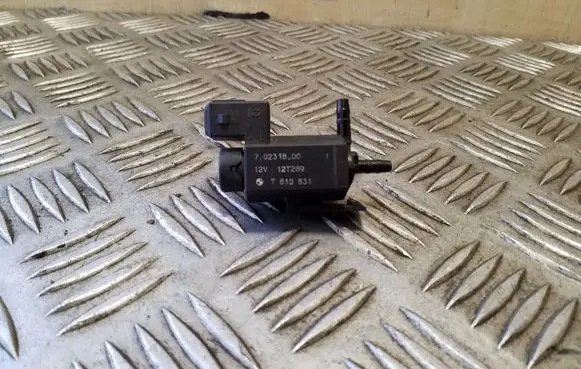 BMW 5 F10 F11 Turbo solenoid valve 70231800 7810831