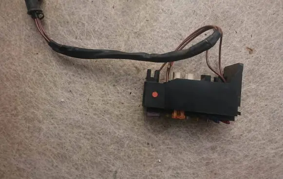 Jaguar XJ X40 Fuse module DBC3399