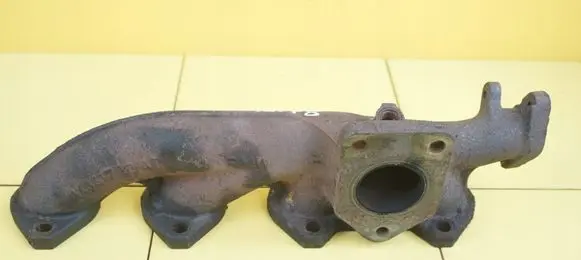 Toyota Avensis T270 Exhaust manifold 8574791 29SP8