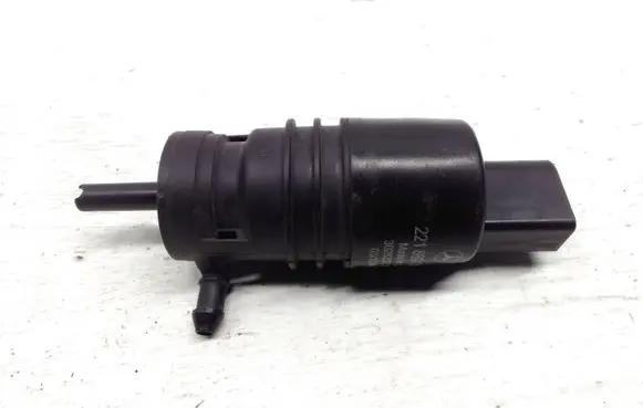 Mercedes-Benz E W212 Windscreen/windshield washer pump 2218690121