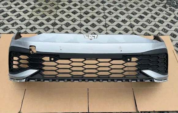 Volkswagen Golf VIII Front bumper 5H0807221D