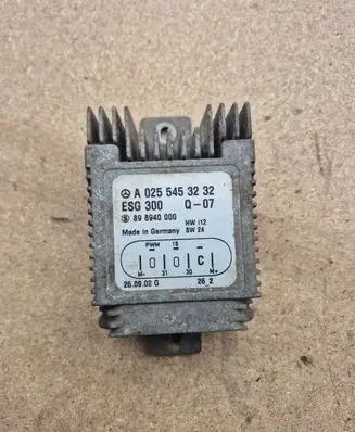 Mercedes-Benz A W168 Coolant fan relay A0255453232 898940000 ESG300