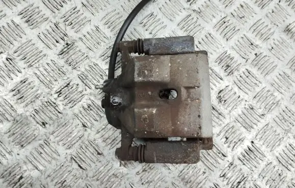 Toyota Prius (XW30) Front brake caliper