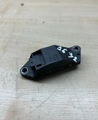 Mercedes-Benz E W211 Airbag deployment crash/impact sensor A0018209326