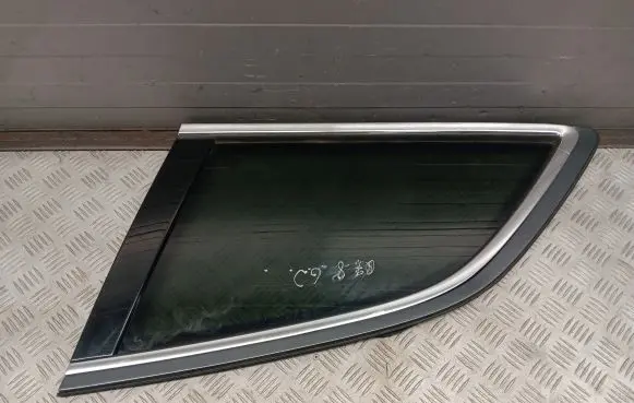 Audi Q7 4L Rear side window