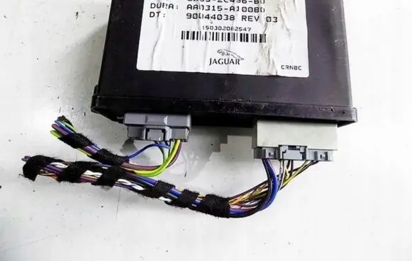 Jaguar XF X250 Hand brake control module 8W832C496BD
