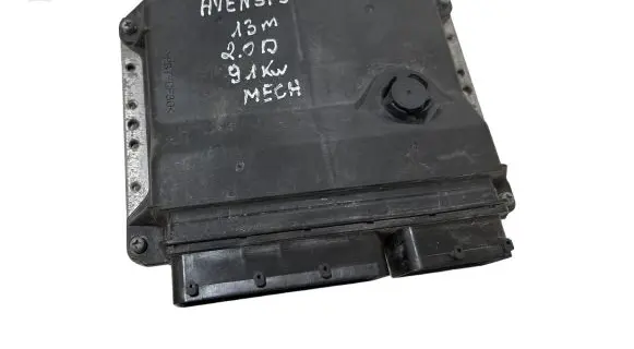 Toyota Avensis T270 Engine control unit/module 8966105F20 MB2759004733