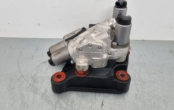 BMW 5 F10 F11 Air suspension compressor 6775258 39-09-7825H
