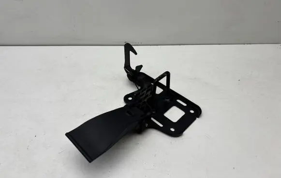 Audi A5 Sportback 8TA Engine bonnet/hood lock/latch loop/hook 8T0823480