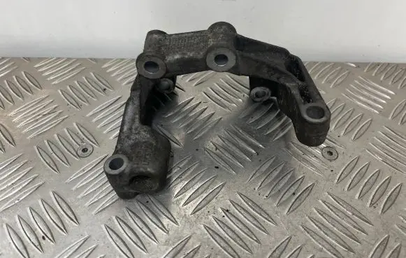 Audi Q5 SQ5 Power steering pump mounting bracket 06E145393E