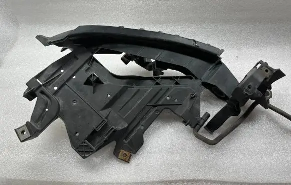 Audi A4 S4 B8 8K Headlight/headlamp mounting bracket 8K0805607c 1301073033 2002837