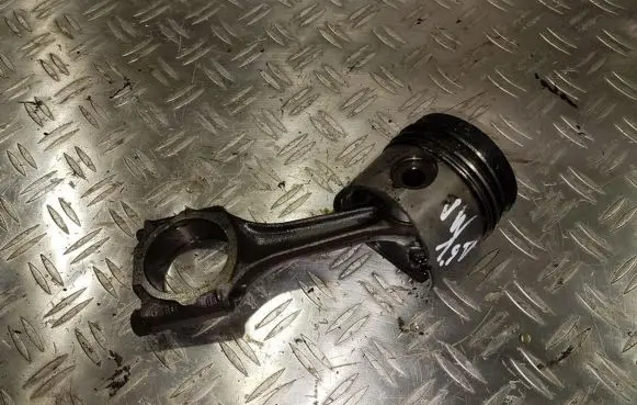 Volkswagen Transporter - Caravelle T4 Piston with connecting rod
