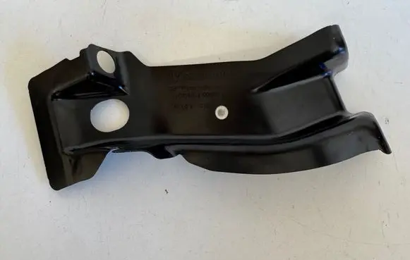 Porsche Macan (95B) Headlight/headlamp mounting bracket 95B805831A DX54DZ100MB0 03L0701S