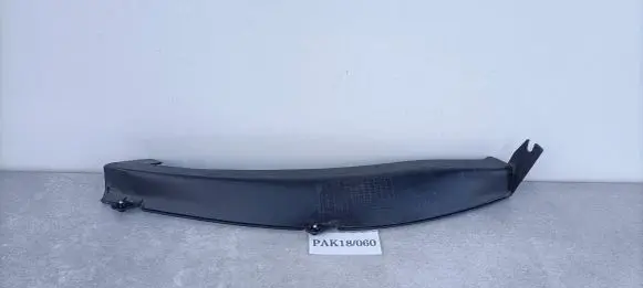 Ford Focus Front bumper splitter molding 5M5J-17B909