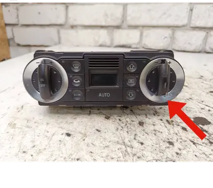 Audi TT Mk1 Climate control unit 8N0820043A 5HB00799401