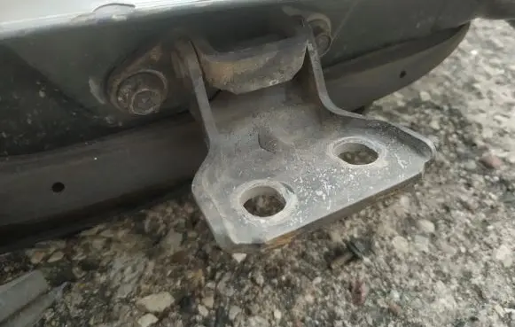 Opel Frontera A Front door upper hinge