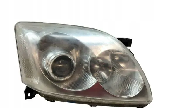 Toyota Avensis T250 Headlight/headlamp 