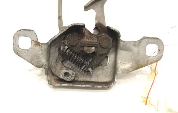 Dacia Duster II Engine bonnet/hood lock/catch