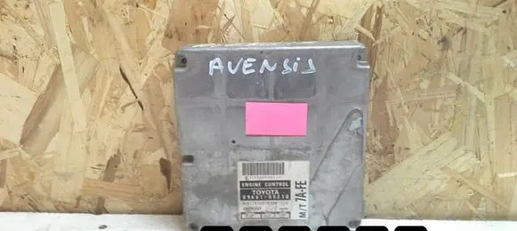 Toyota Avensis T220 Engine control unit/module 89661-05210