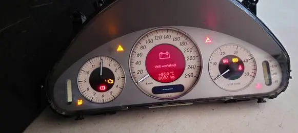 Mercedes-Benz E W211 Speedometer (instrument cluster) A2115403547 2115403547