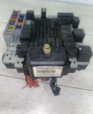 Volvo S80 Fuse box set 08696098 000003020535