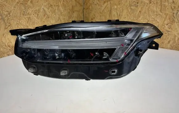 Volvo XC90 Headlight/headlamp 31655157 C08935