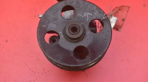 KIA Sportage Power steering pump 57100-2E300