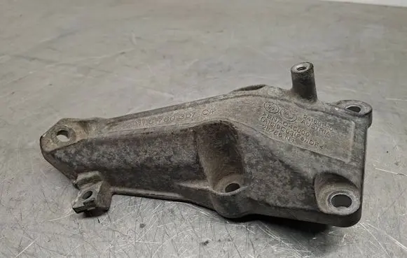 BMW 1 E81 E87 Engine mounting bracket 2211676030704 24168110