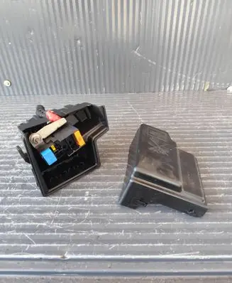 Renault Clio V Fuse box set 252361535R