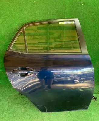 Toyota Auris 150 Rear door