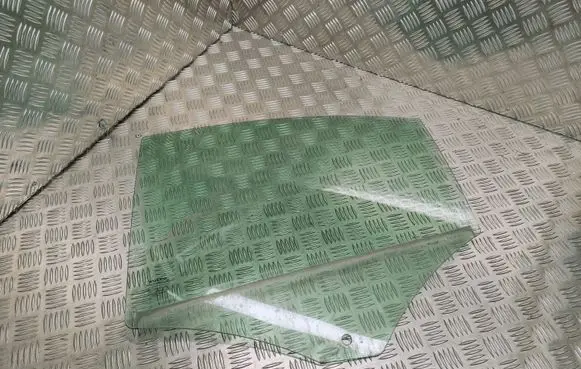 Volvo S80 Rear door window glass 43R001105