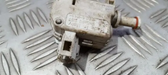 Volkswagen Golf IV Central locking motor 