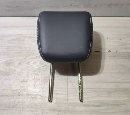 Suzuki Vitara (LY) Rear seat headrest R702