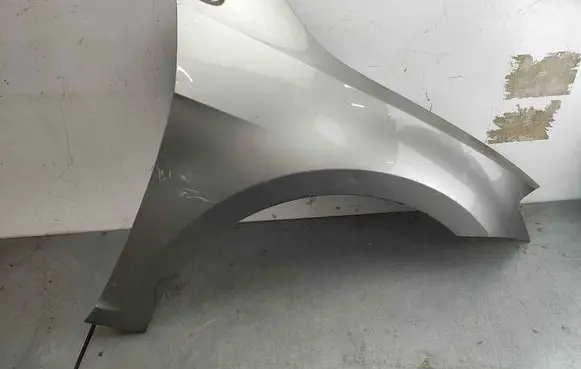 Volkswagen PASSAT B7 Fender 3AA821021