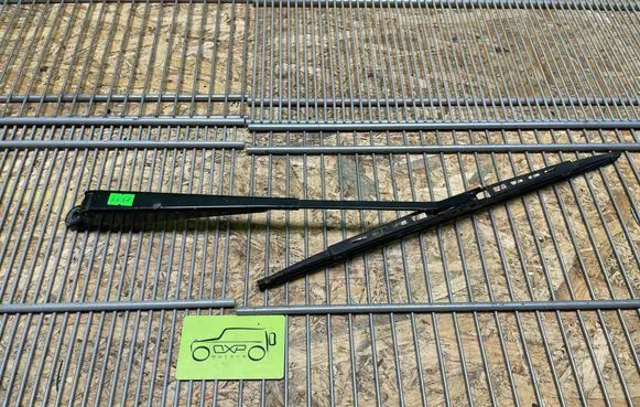 Mercedes-Benz G W461 W463 1st Gen Windshield/front glass wiper blade A0018201144 0018201144