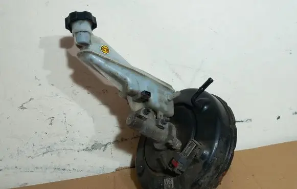 Hyundai i40 Brake booster 585003Z100