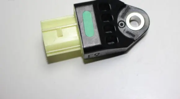 Lexus GS 250 350 300H 450H Airbag deployment crash/impact sensor 89831-68010
