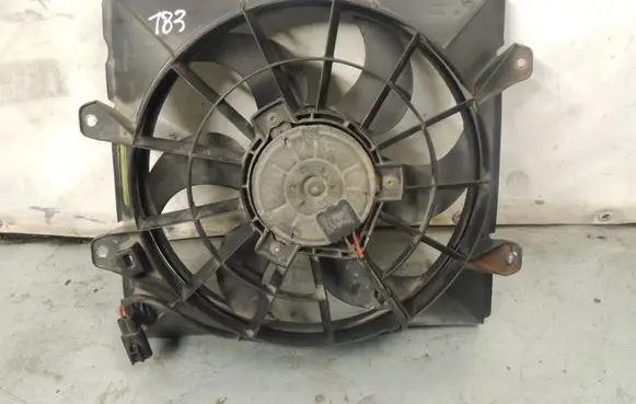 Toyota Avensis T220 Electric radiator cooling fan 3135103199 D183