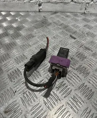 Glow plug pre-heat relay