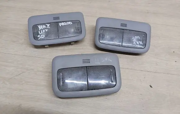 Toyota Yaris Headlining lighting console trim 