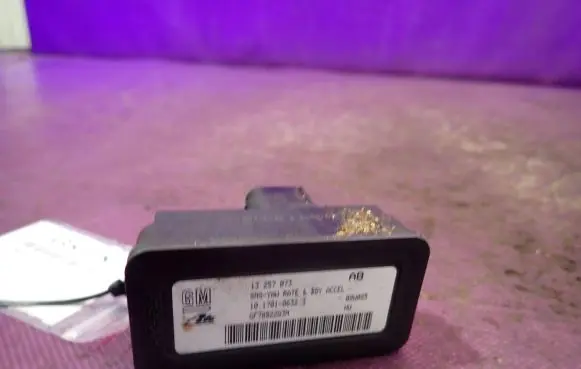 Opel Astra H Acceleration sensor 13257073