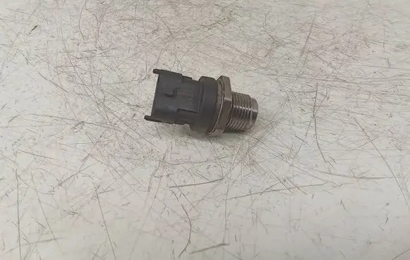 Fuel pressure sensor