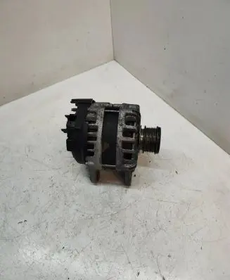 Nissan Qashqai Generator/alternator 231004719r