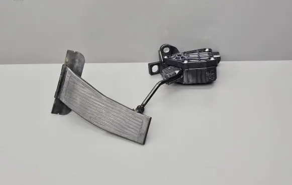 Honda Accord Accelerator throttle pedal 1988007710