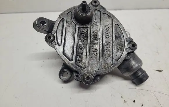 Volvo V70 Vacuum pump 30731825
