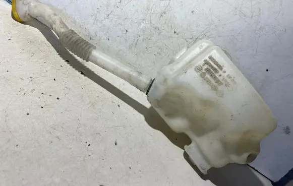 Renault Scenic II - Grand scenic II Windshield washer fluid reservoir/tank 8200104705 8200104706