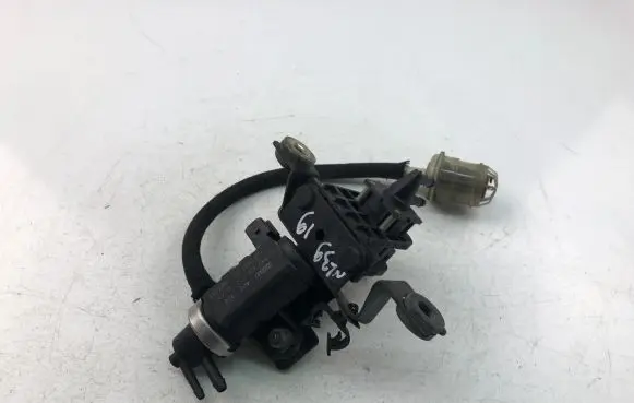 Volkswagen PASSAT B5 Turbo solenoid valve 1H0906627