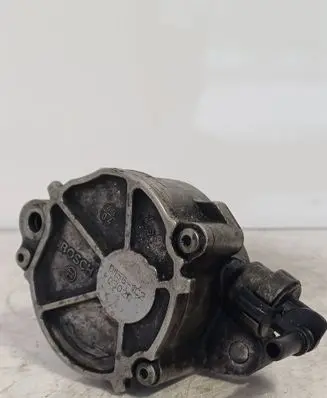 Ford Focus Vacuum pump D1561C2 03020