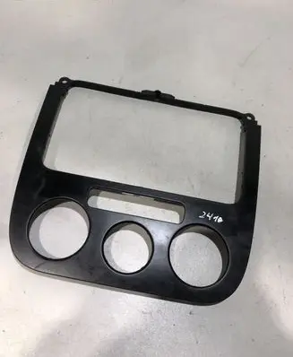 Volkswagen Golf V Radio/GPS head unit trim 1K0858069F